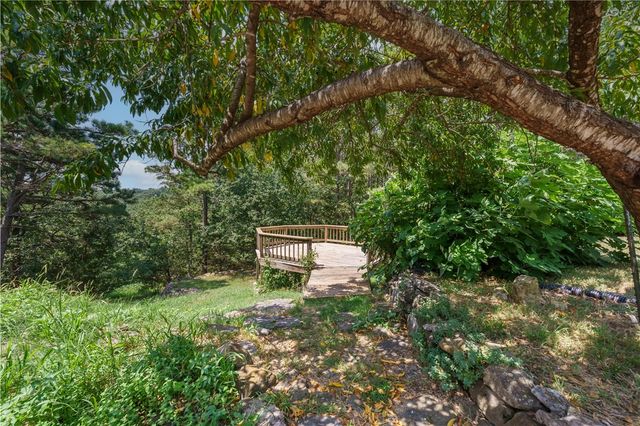 679 County Road 332, Eureka Springs, AR 72632