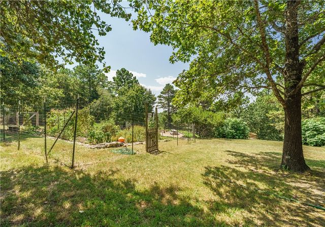 679 County Road 332, Eureka Springs, AR 72632
