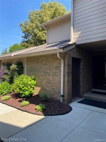 6463 Maple Hills Lane, Bloomfield Hills, MI 48301