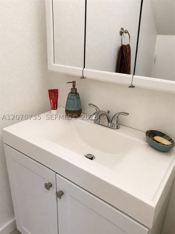 7991 NW 8th St 110, Miami, FL 33126