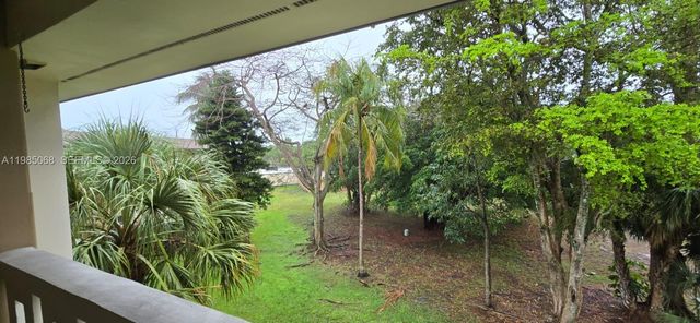 7400 Miami Lakes Dr D305, Miami Lakes, FL 33014