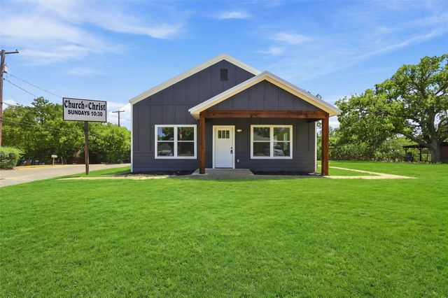 214 D Street, Whitesboro, TX 76273