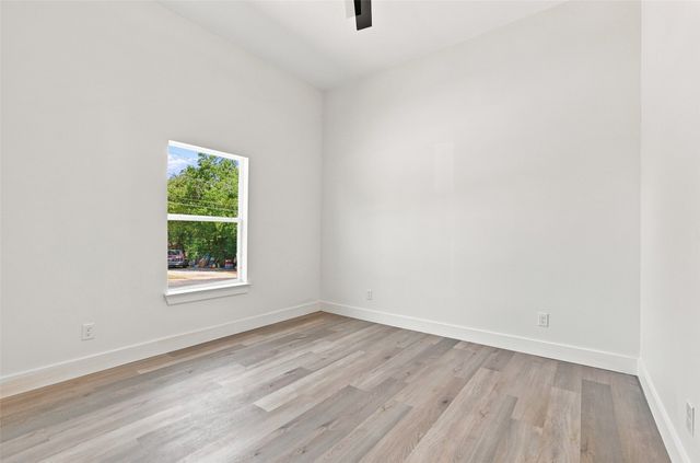 214 D Street, Whitesboro, TX 76273
