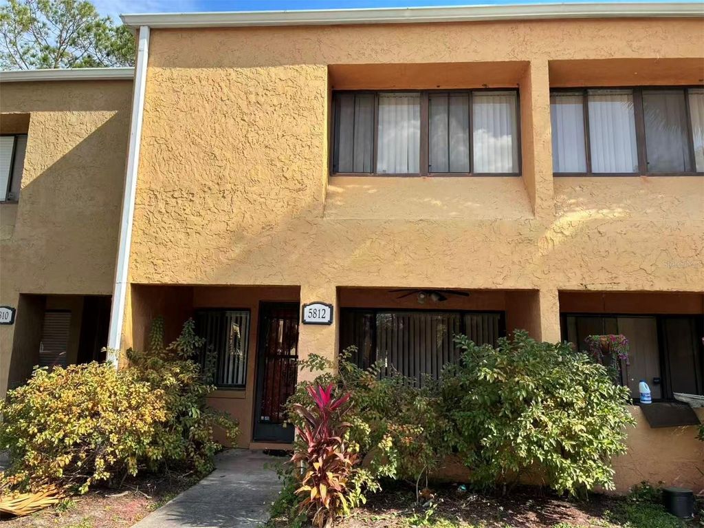 Image 2 of property listing at 5812 WINDHOVER DRIVE 5812, Orlando, FL 32819