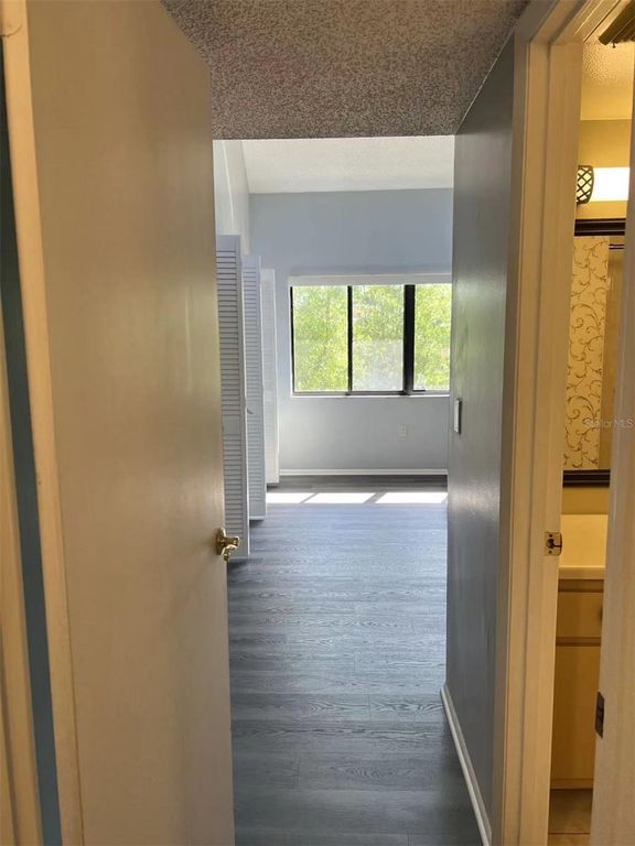 Image 19 of property listing at 5812 WINDHOVER DRIVE 5812, Orlando, FL 32819