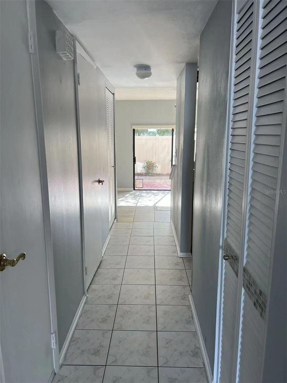 Image 3 of property listing at 5812 WINDHOVER DRIVE 5812, Orlando, FL 32819