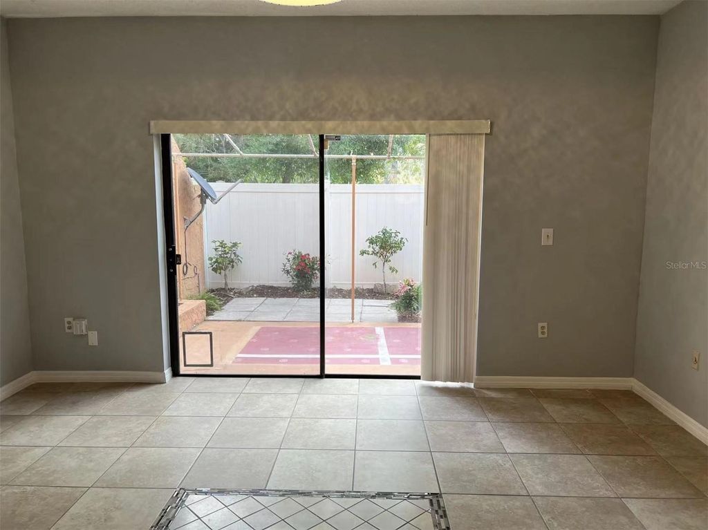 Image 6 of property listing at 5812 WINDHOVER DRIVE 5812, Orlando, FL 32819