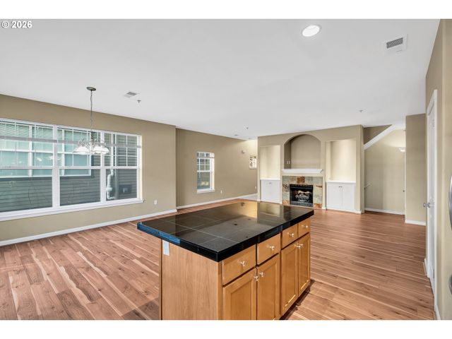 1000 Sw 170TH Ave 201, Beaverton, OR 97003