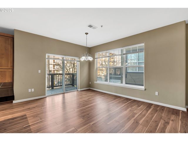 1000 Sw 170TH Ave 201, Beaverton, OR 97003