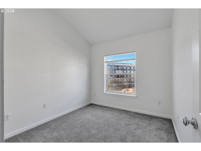 1000 Sw 170TH Ave 201, Beaverton, OR 97003