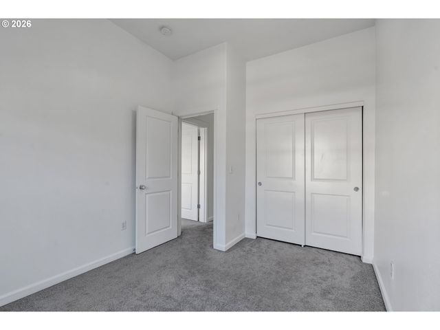 1000 Sw 170TH Ave 201, Beaverton, OR 97003