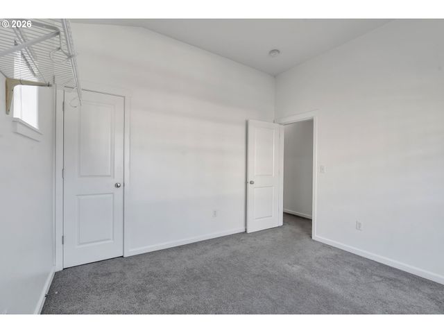 1000 Sw 170TH Ave 201, Beaverton, OR 97003