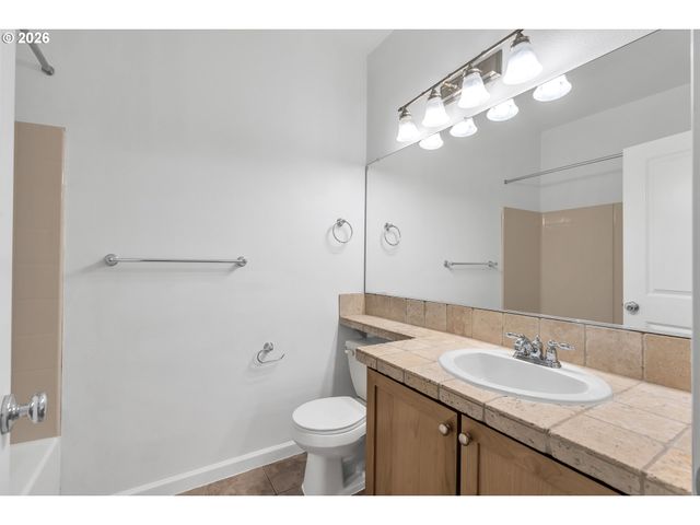 1000 Sw 170TH Ave 201, Beaverton, OR 97003