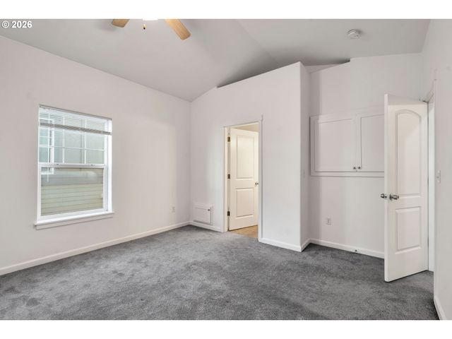 1000 Sw 170TH Ave 201, Beaverton, OR 97003