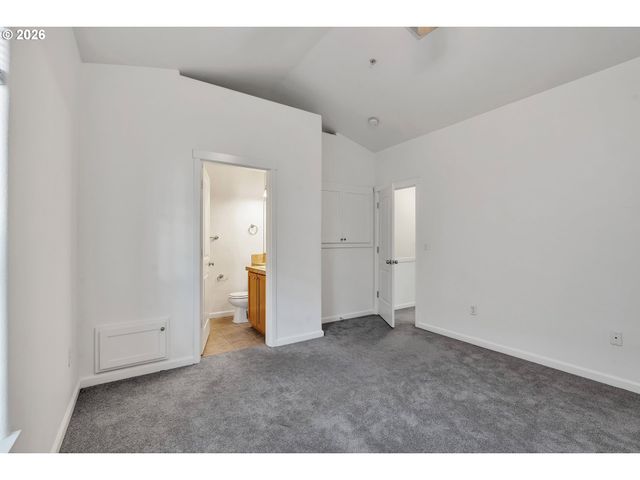 1000 Sw 170TH Ave 201, Beaverton, OR 97003