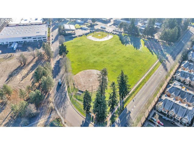 1000 Sw 170TH Ave 201, Beaverton, OR 97003