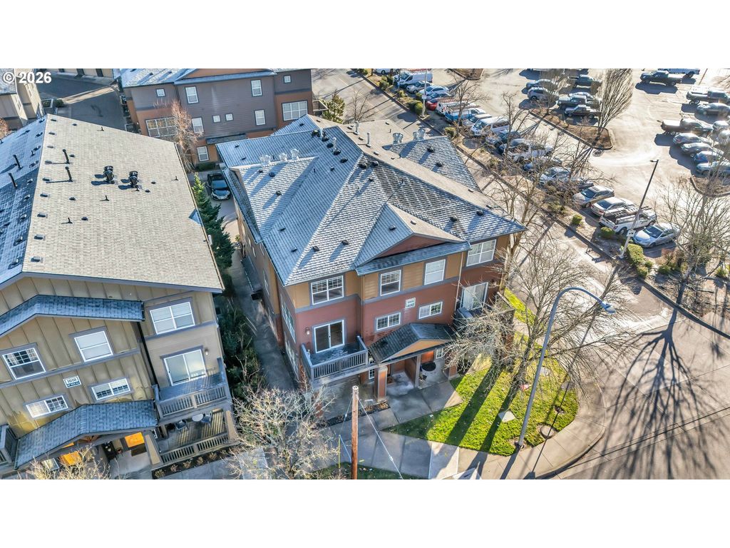 1000 Sw 170TH Ave 201, Beaverton, OR 97003