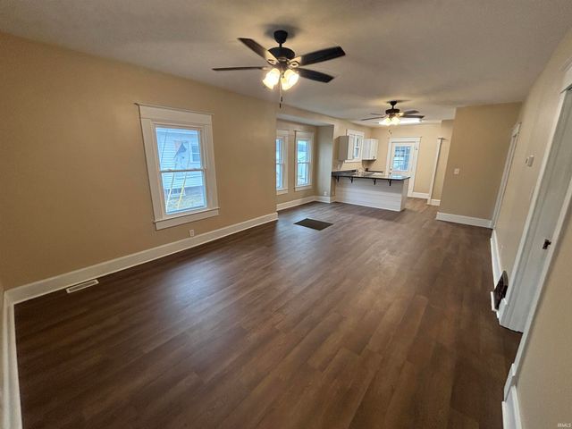 1159 E Saint Clair Street, Vincennes, IN 47591