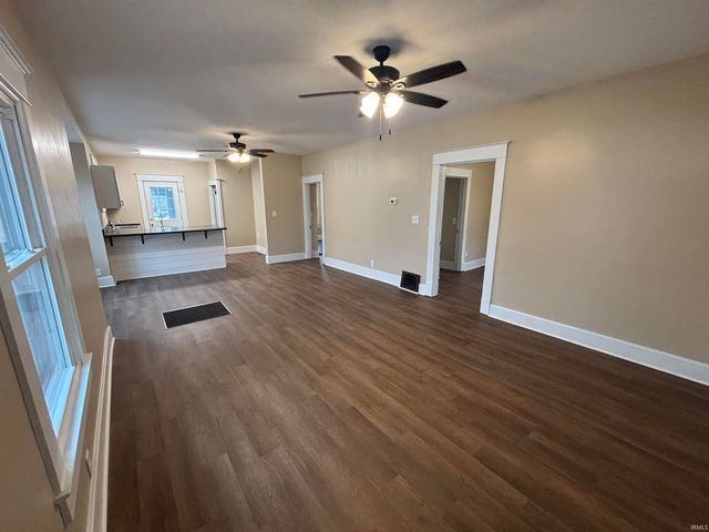 1159 E Saint Clair Street, Vincennes, IN 47591