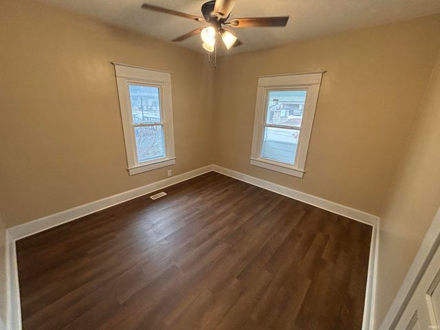 1159 E Saint Clair Street, Vincennes, IN 47591