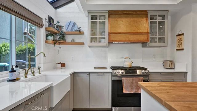 27195 Monforte, Mission Viejo, CA 92692