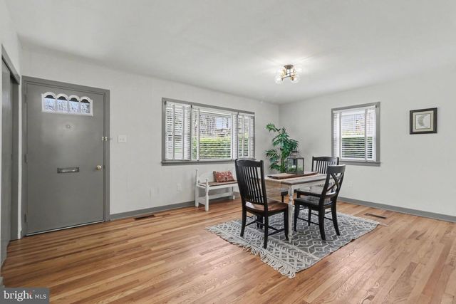 11 W HIGHLAND AVE, Enola, PA 17025