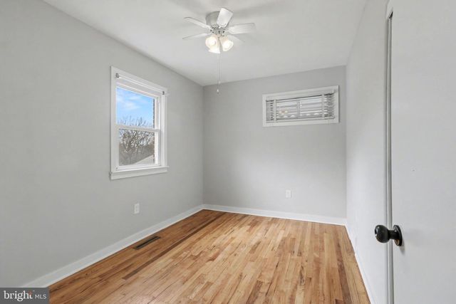 11 W HIGHLAND AVE, Enola, PA 17025