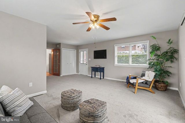 11 W HIGHLAND AVE, Enola, PA 17025