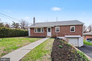 11 W HIGHLAND AVE, Enola, PA 17025