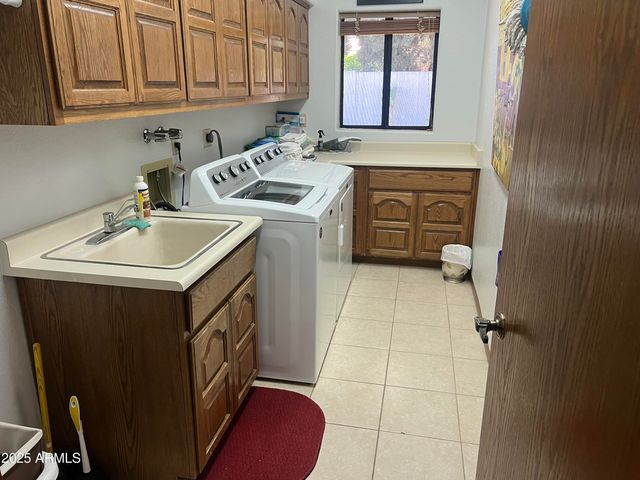 16213 N 1ST Avenue, Phoenix, AZ 85023