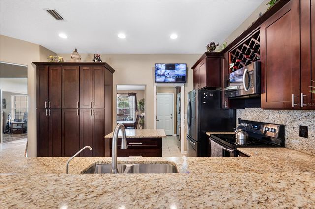 4403 AVONDALE GROVES STREET, Plant City, FL 33567