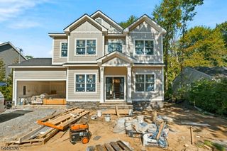 11 Maplewood Dr, Livingston Twp., NJ 07039