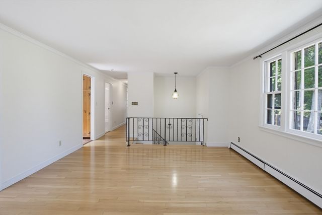 37 Woodbury Rd, Southborough, MA 01772