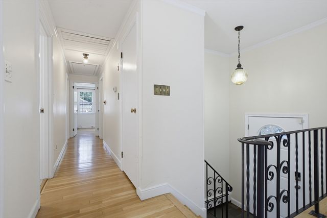 37 Woodbury Rd, Southborough, MA 01772
