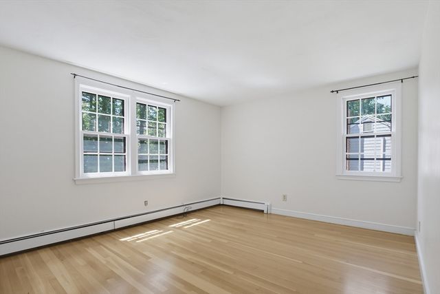 37 Woodbury Rd, Southborough, MA 01772