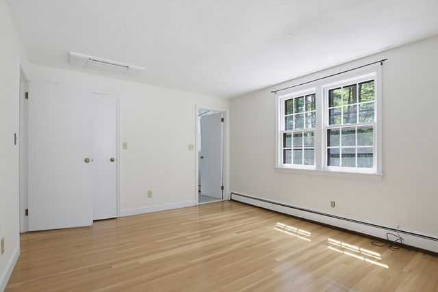 37 Woodbury Rd, Southborough, MA 01772
