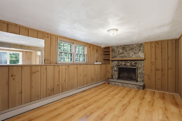 37 Woodbury Rd, Southborough, MA 01772