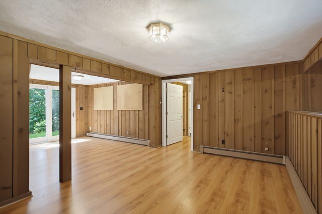 37 Woodbury Rd, Southborough, MA 01772