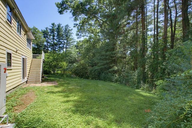 37 Woodbury Rd, Southborough, MA 01772