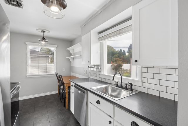 4823 W Hoffman Pl, Spokane, WA 99205