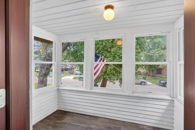 5612 SW 2nd Street, Des Moines, IA 50315