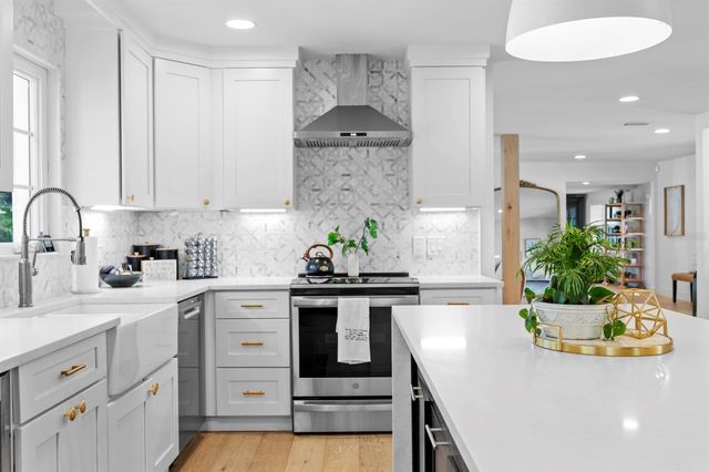 4911 W BAY WAY PLACE, Tampa, FL 33629