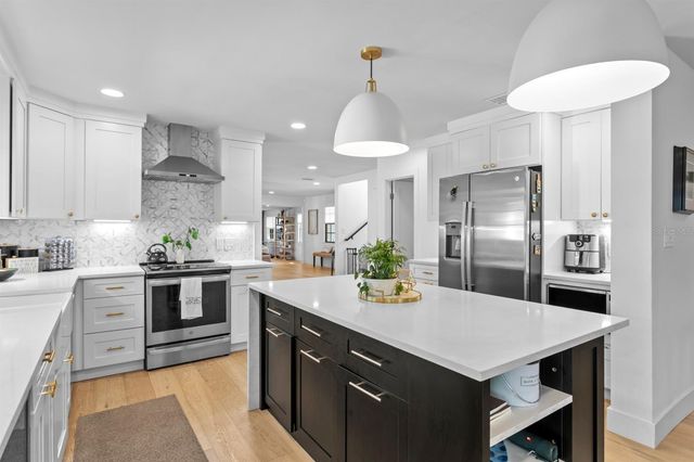 4911 W BAY WAY PLACE, Tampa, FL 33629