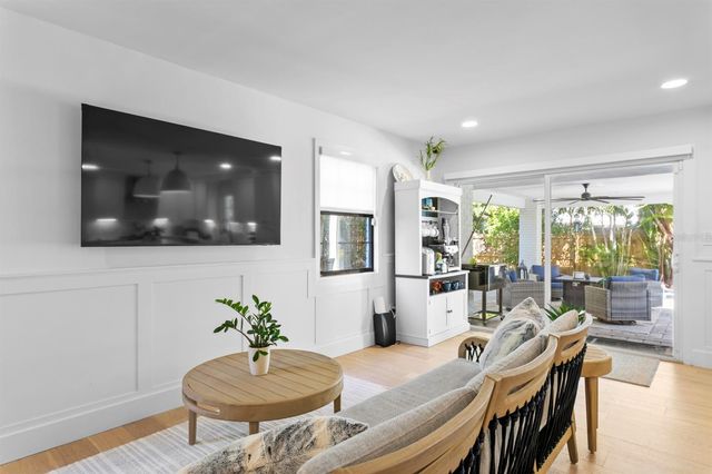 4911 W BAY WAY PLACE, Tampa, FL 33629