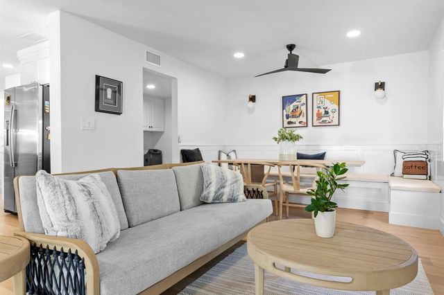 4911 W BAY WAY PLACE, Tampa, FL 33629