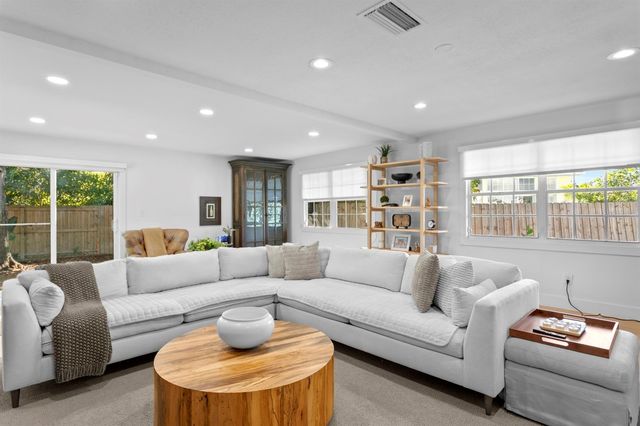 4911 W BAY WAY PLACE, Tampa, FL 33629