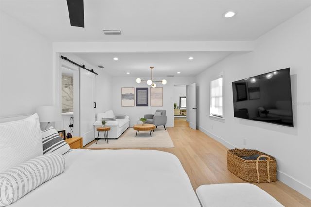 4911 W BAY WAY PLACE, Tampa, FL 33629