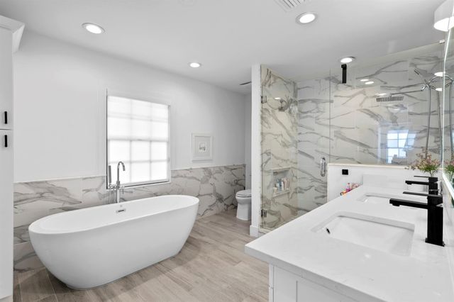 4911 W BAY WAY PLACE, Tampa, FL 33629