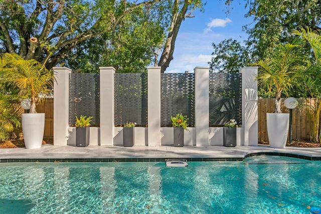 4911 W BAY WAY PLACE, Tampa, FL 33629