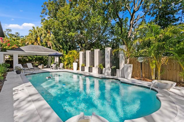 4911 W BAY WAY PLACE, Tampa, FL 33629